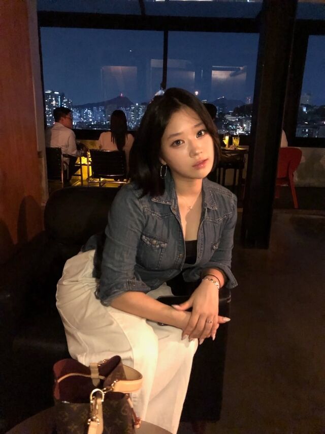 최재원의 딸 최유빈이 한층 성숙해진 분위기로 시선을 사로잡았다. / 최유빈 SNS