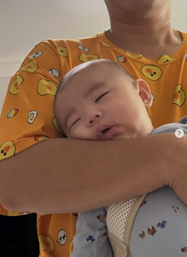 이시언이 생후 4개월 된 아들과 함께한 다정한 일상을 공개했다. / 이시언,서지승 부부 아들 솔민 SNS