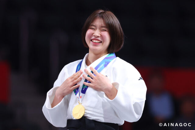 한국 여자유도 57kg급 허미미가 2026 아이치·나고야 아시안게임에서 금메달을 목에 걸었다./2026 아이치-나고야 아시안게임 조직위 제공