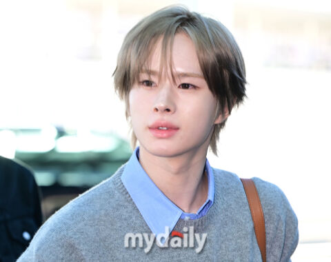 [MD포토] 투어스 경민 '생일날 파리 출국'