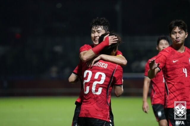 이기혁 베트남과의 2026 아시안게임 남자축구 8강전에서 기뻐하고 있다./대한축구협회 제공