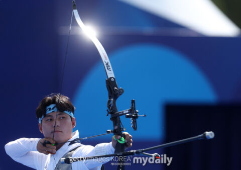 [속보] 한국 양궁 살아있다! 이우석 미쳤다, '와' 인도 선수 제압&rarr;결승 진출 '2관왕 도전'&hellip;2018 은-2022 동-2026 ? [MD나고야]
