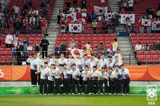 한국 남자 축구 아시안게임 대표팀이 3일 3일 일본 아이치현 도요타의 도요타 스타디움에서 열린 2026 아이치·나고야 아시안게임 남자 축구 결승전에서 일본을 만나 1-0으로 승리하며 금메달을 목에 걸었다./대한축구협회 제공