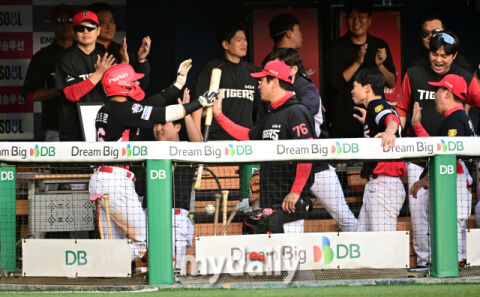 [MD포토] 카스트로 '역전 시키고 왔습니다'