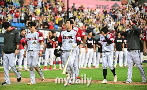 [MD포토] LG '충격의 7연패, 4위 추락'
