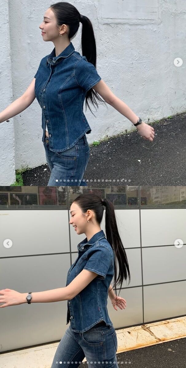 카리나는 몸에 딱 들어맞는 슬림한 반소매 데님 셔츠에 데님 팬츠를 입고 소화하기 어렵다는 '청청 패션'을 완벽히 연출했다. /카리나 소셜미디어