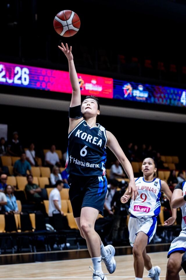 임연서가 골밑 돌파를 시도하고 있다./FIBA 제공