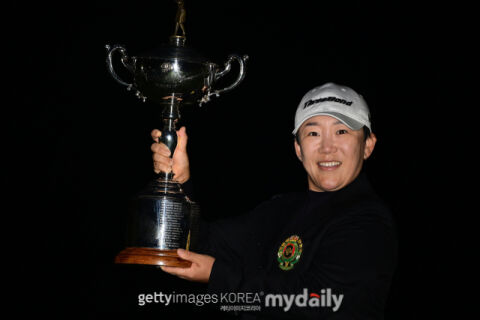 '리빙 레전드' 신지애 새 역사, JLPGA 사상 최초 '커리어 그랜드슬램... 후원사 두산건설과 찰떡궁합