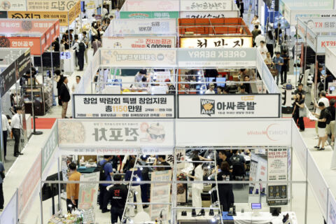 가맹점 매출 줄었는데 본사는 웃었다&hellip;프랜차이즈 매출 &lsquo;온도차&rsquo;