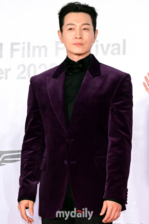 [MD포토] 정성일 '차분한 눈빛'