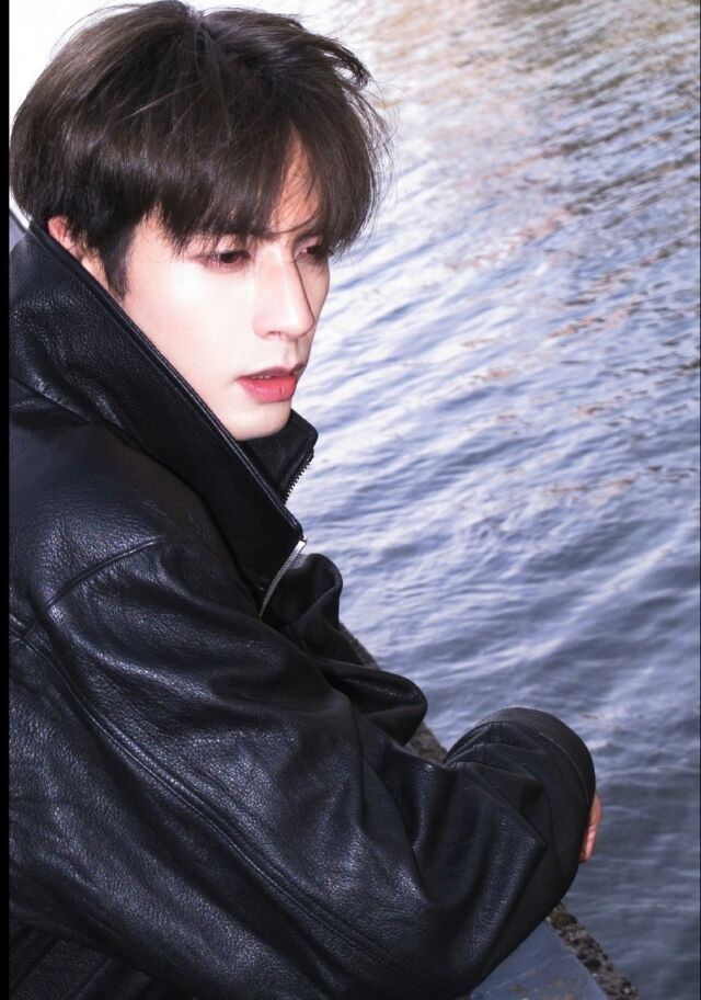 송웨이롱/소셜미디어