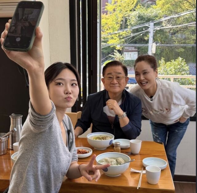 왼쪽부터 손수아, 이홍렬, 이경실/소셜미디어