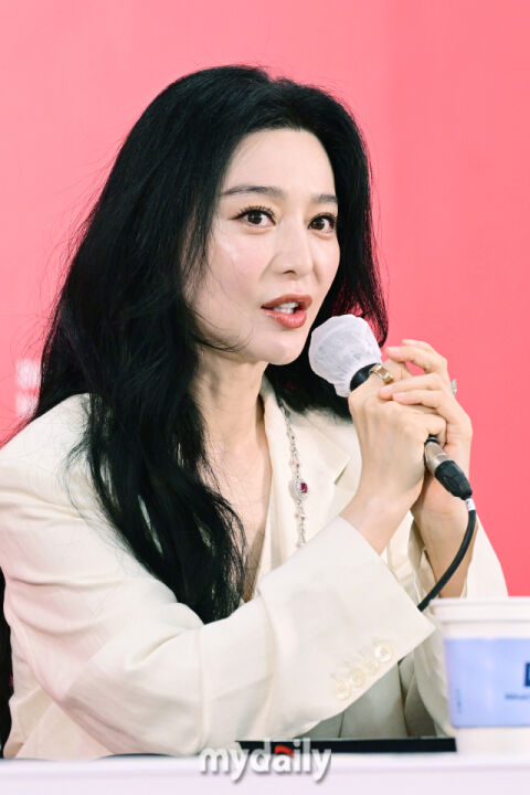 판빙빙 "70대 노인과 위험한 관계&hellip;블랙코미디로 그려내" [제31회 BIFF](종합)