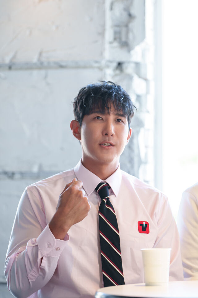 황재균이 '원수는 외야석에서♥' 라운드 인터뷰를 진행했다. / 티빙