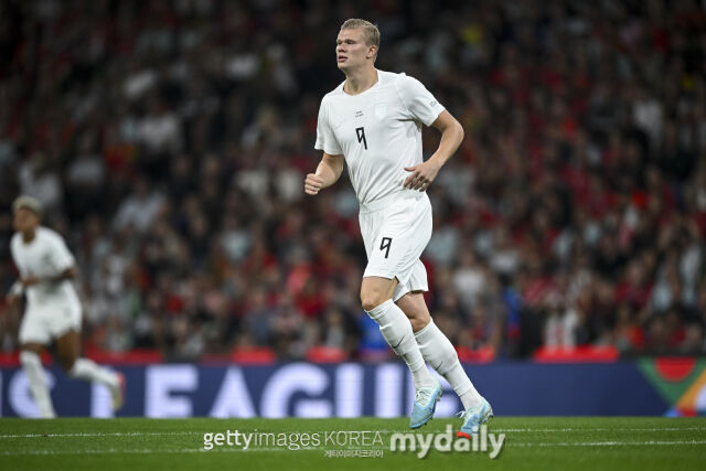 노르웨이 대표팀 공격수 홀란드가 포르투갈과의 2026-27시즌 UEFA 네이션스리그 경기에 출전했다./게티이미지코리아