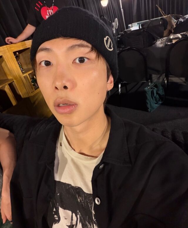 RM / 위버스