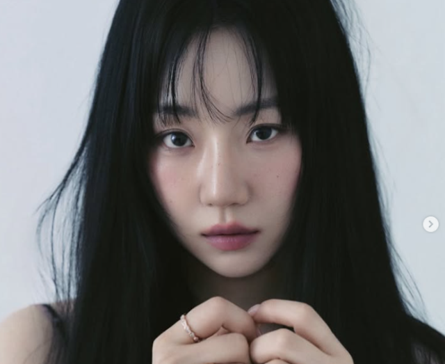 배우 유승호와의 6년 장기 열애설로 화제의 중심에 선 배우 임세주에 대해 관심이 쏠리고 있다. /임세주 소셜미디어