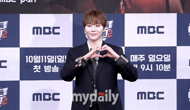 세븐틴 부승관이 8일 서울 마포구 MBC 마우스홀에서 열린 ‘신인감독 김연경2‘ 제작발표회에 참석해 포즈를 취하고 있다. / 마이데일리
