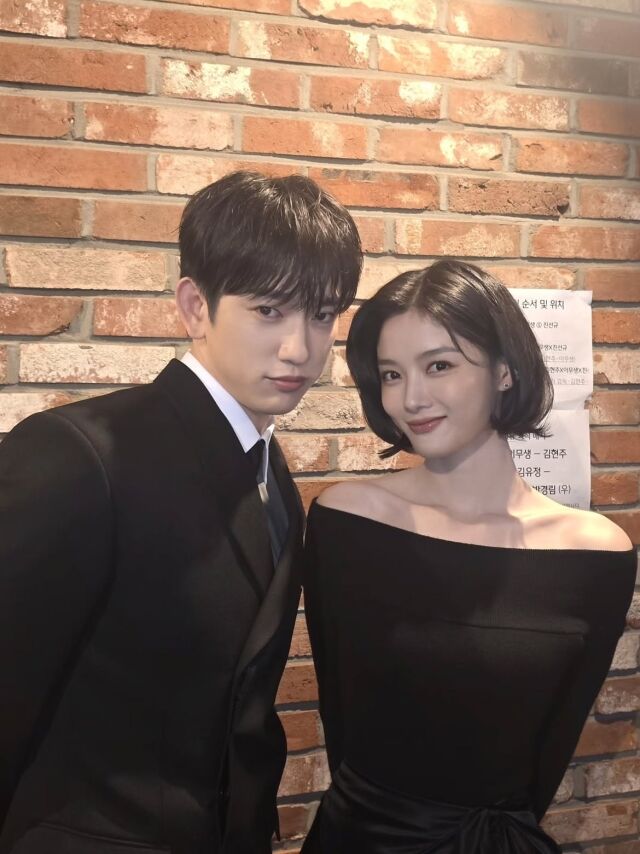 김유정이 한층 성숙해진 분위기로 시선을 사로잡았다. / 김유정 SNS