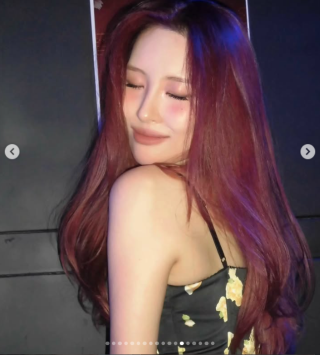 선미는 지난 8일 자신의 SNS에 "마닐라"라는 짧은 글과 함께 여러 장의 사진을 공개했다. /선미 소셜미디어