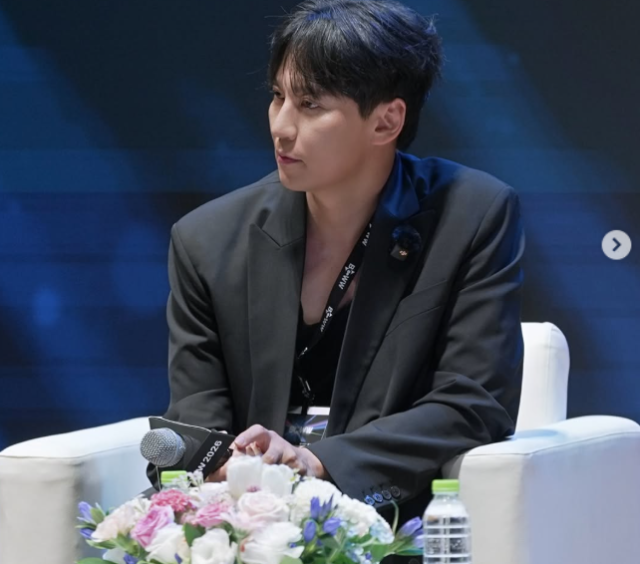 지난 11일 방송된 MBN 예능 프로그램 ‘디스이즈 현무로드’에서는 전현무, 이준이 게스트 김남길과 함께 일본 도쿠시마로 여행을 떠난 모습이 그려졌다./김남길 소셜미디어