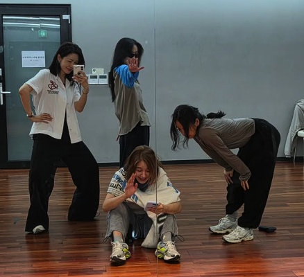 '21년 만에 이 조합을 다시 보네'&hellip;핑클, 완전체 컴백 앞두고 연습 삼매경