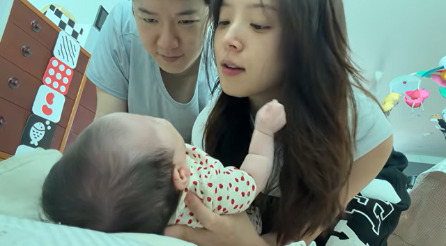 김지영과 딸./유튜브 채널 '김지영'