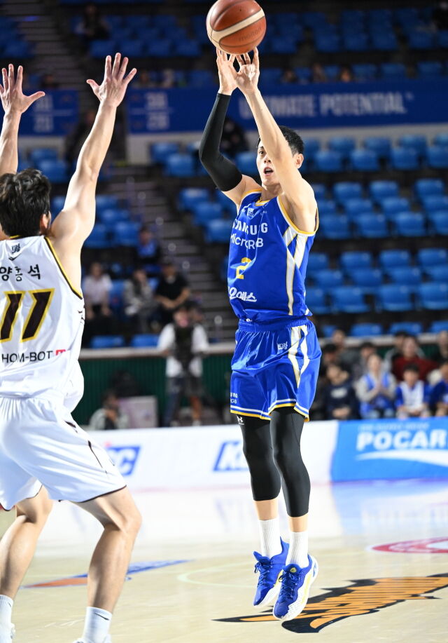 이관희가 슛을 하고 있다./KBL 제공