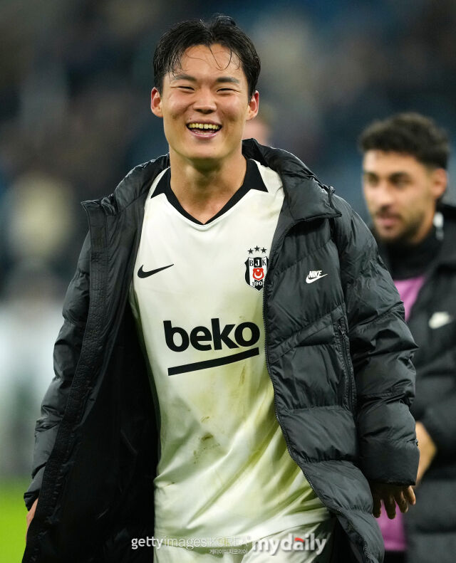 베식타스 공격수 오현규가 호펜하임과의 2026-27시즌 UEFA 유로파리그 페이즈 2차전에서 2골 1어시스트 맹활약을 펼친 후 웃고 있다./게티이미지코리아
