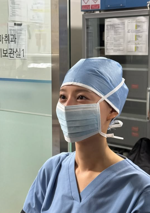 김지원./ SNS