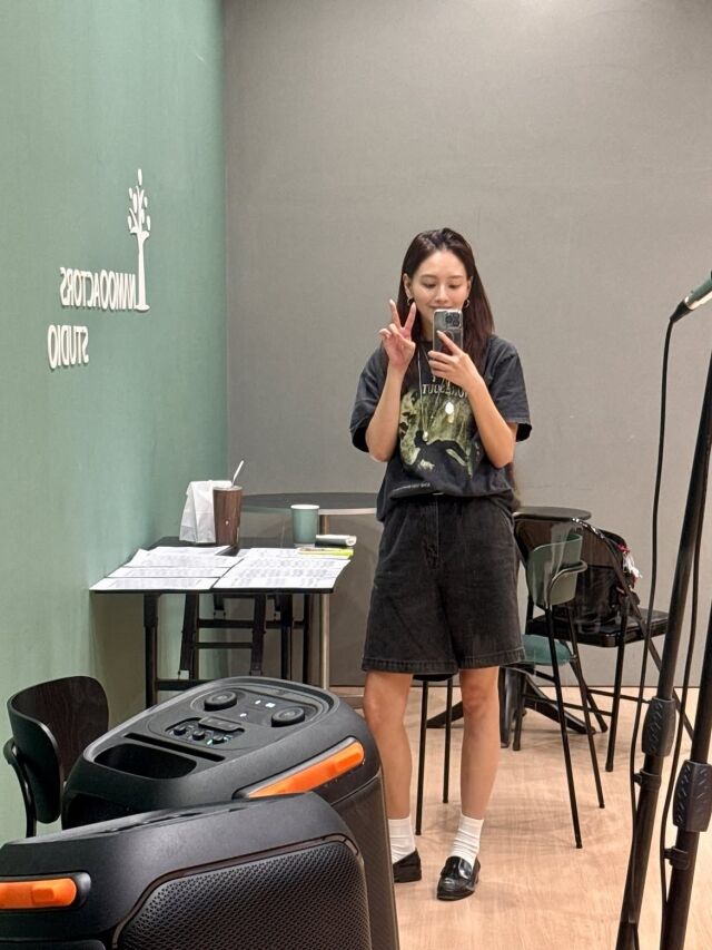 김재경이 에세이 출간 소식을 전하며 작가로서 새로운 행보를 알렸다. / 김재경 SNS