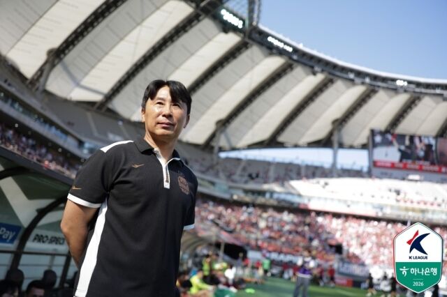 김기동 FC서울 감독이 지난 10일 펼쳐진 제주SK와의 경기를 지켜보고 있다./한국프로축구연맹 제공
