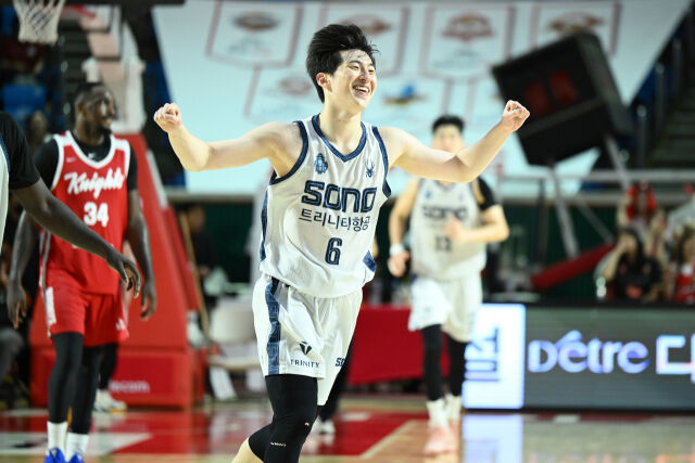 이정현이 세리머니를 펼치고 있다./KBL 제공