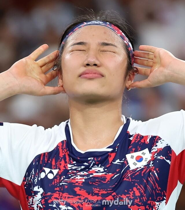 지난 2024 파리 올림픽 결승전에서 승리하며 금메달을 확정하고 기뻐하는 안세영. /게티이미지코리아