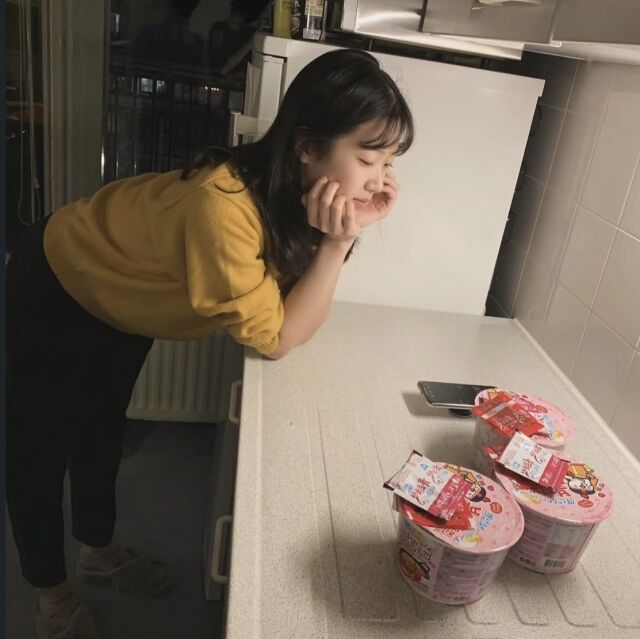 유학 시절 카즈하/소셜미디어