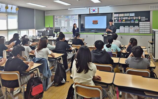 고려아연 온산제련소가 울산 울주군 덕신초등학교에서 '2026년 주니어 공학교실'을 진행했다. /고려아연