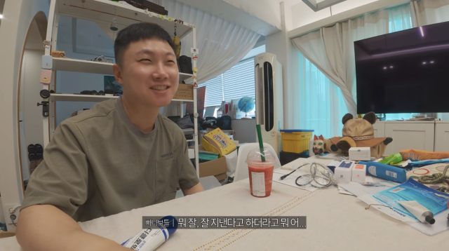 빠니보틀이 과거 함께 여행을 떠났던 오킹을 연상케 하는 발언으로 화제를 모으고 있다. / 유튜브 채널 '빠니보틀 Pani Bottle'