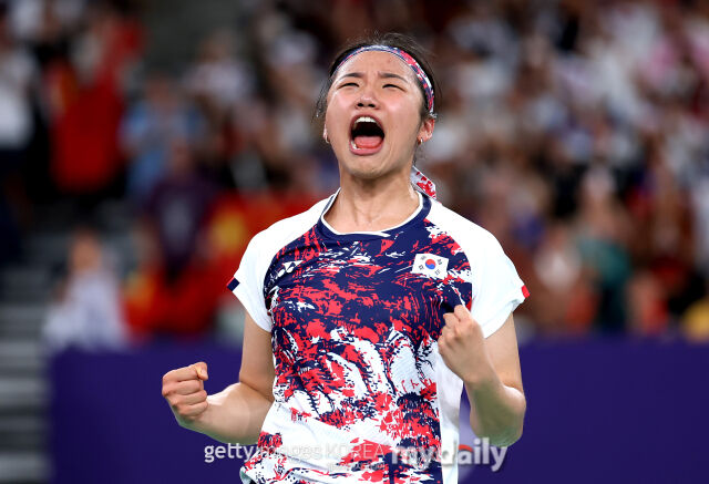 안세영이 2026 프랑스 오픈 여자 단식 16강에 가볍게 올랐다. 지난 2024 파리 올림픽에서 금메달을 확정하고 포효하는 안세영. /게티이미지코리아