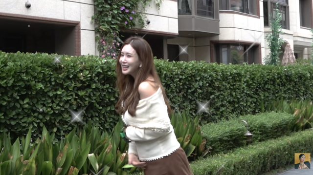  이다해가 임신 9개월 차에도 크게 드러나지 않는 배 때문에 중국에서 실시간 검색어 1위에 올랐던 사연을 공개했다. / 유튜브 채널 'A급 장영란'