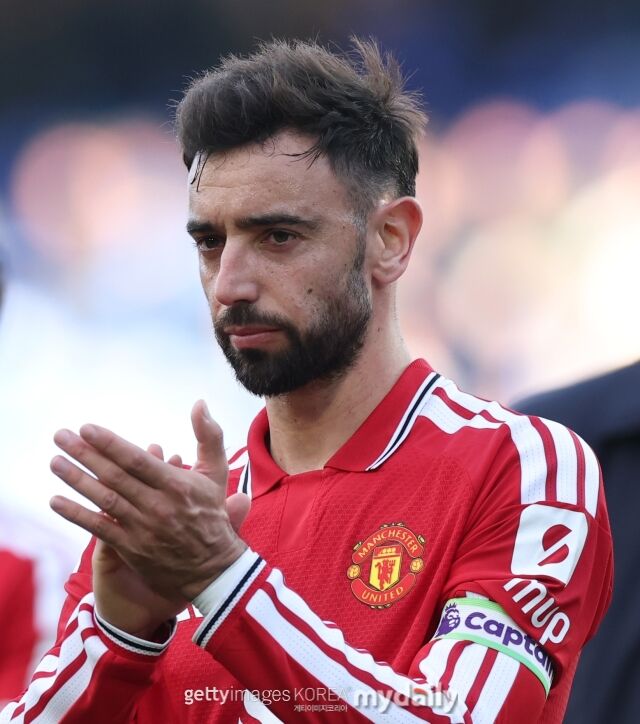 브루노 페르난데스(맨체스터 유나이티드)가 22일 오전 1시 45분(이하 한국시각) 이탈리아 코모에 위치한 스타디오 주세페 시니갈리아에서 펼쳐진 코모와의 ‘2026-27시즌 유럽축구연맹(UEFA) 챔피언스리그(UCL)’ 리그 페이즈 3차전에서 1-4로 패한 뒤 마이클 캐릭 감독을 저격했다./게티이미지코리아