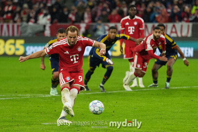 바이에른 뮌헨 공격수 케인이 아스날과의 2026-27시즌 UEFA 챔피언스리그 페이즈 3차전에서 페널티킥 골을 터뜨렸다./게티이미지코리아