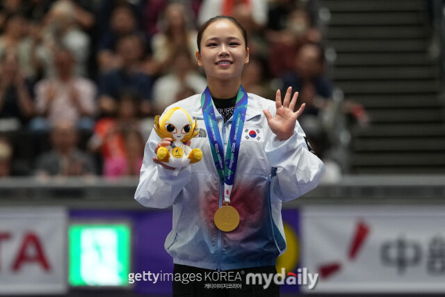 여서정이 2026 아이치·나고야 아시안게임(AG) 여자 도마에서 금메달을 목에 걸었다./게티이미지코리아