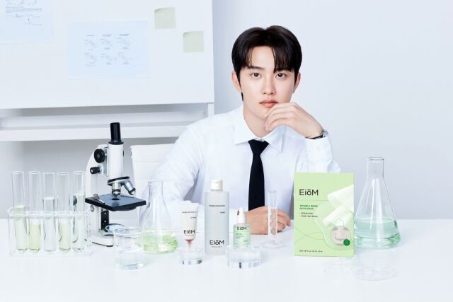 이옴의 새 브랜드 모델 배우 도경수. /뉴셀렉트