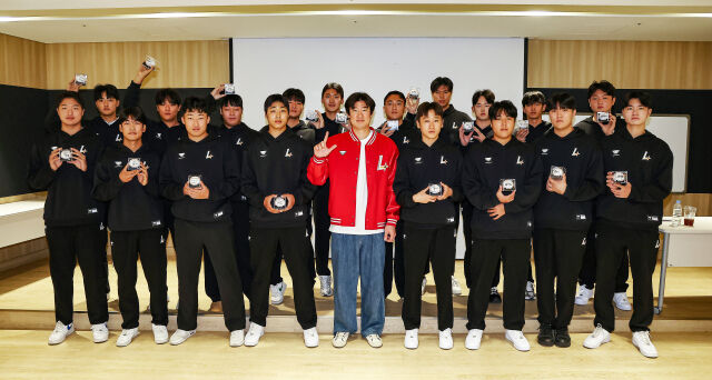 SSG 신인 선수들의 입단식에 주장 오태곤도 왔다./SSG 랜더스 제공
