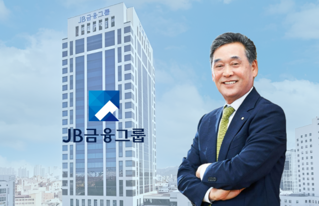 김기홍 JB금융지주 회장. /그래픽=최주연 기자