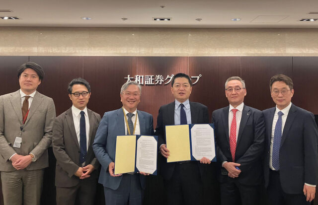 김정진 한림제약 회장(왼쪽 세번째), 나리타 히로키 DCI Partners 대표(네번째). /한림제약