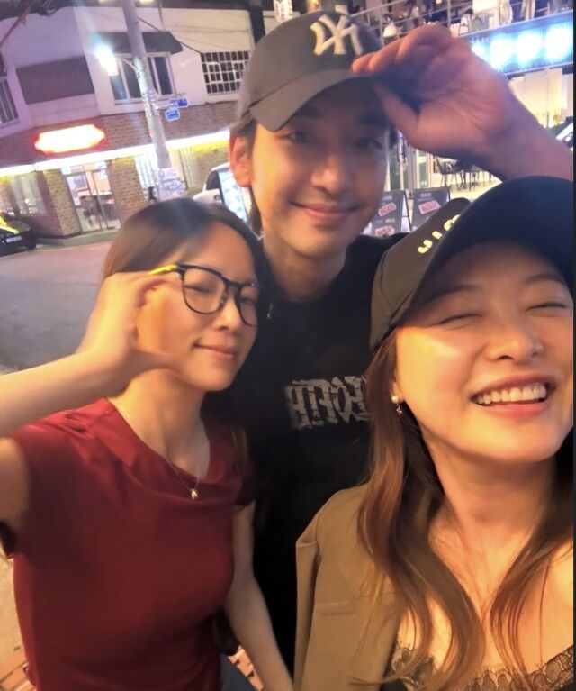 심진화(오른쪽)와 송지호, 김소리 부부/소셜미디어